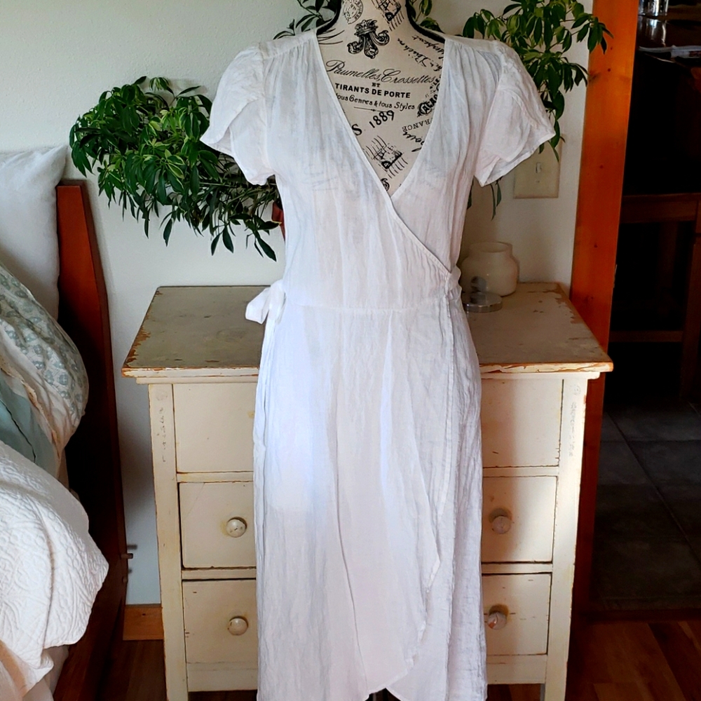 Velvet by Graham & Spencer linen dress